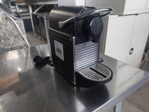 Кофемашина Nespresso C61