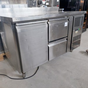 Стол холодильный 1360х700 Rosinox GN2200TN